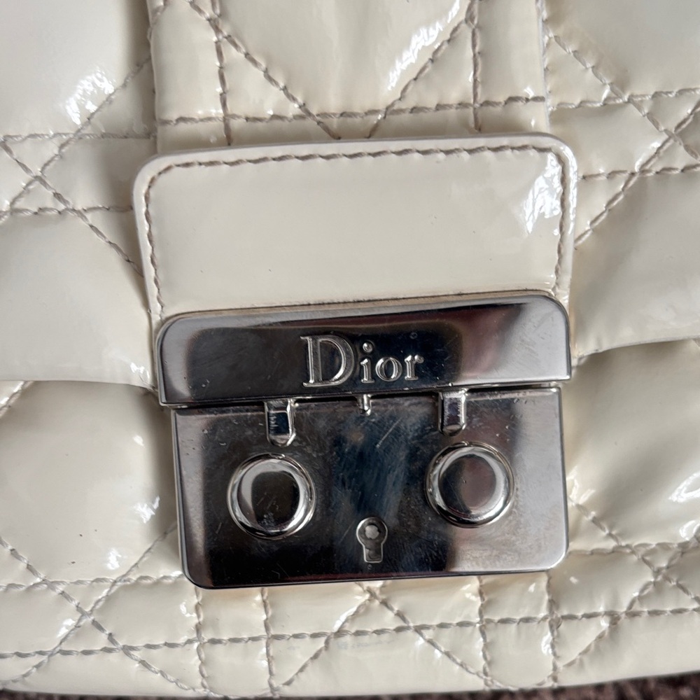 Dior Cream Patent Quilted Shoulder Bag - Picture 3 of 12